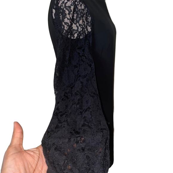 White House Black Market Lace Sleeve Sheath Dress size 4 with key hole button - Picture 3 of 9